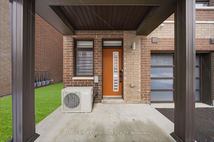 Photo 2 at 21 Hearne Street, Vaughan Grove, Vaughan