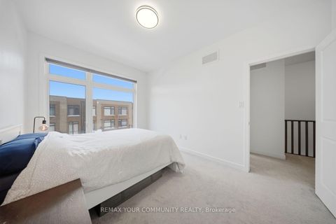 Photo 29 at 21 Hearne Street, Vaughan Grove, Vaughan