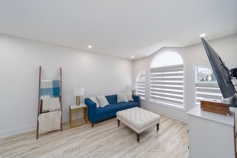 Photo 3 at 61 Silver Maple Crescent, Holly, Barrie