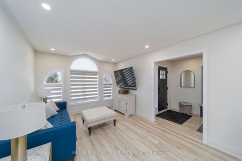 Photo 4 at 61 Silver Maple Crescent, Holly, Barrie