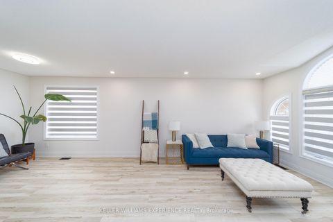 Photo 5 at 61 Silver Maple Crescent, Holly, Barrie