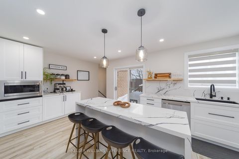 Photo 9 at 61 Silver Maple Crescent, Holly, Barrie