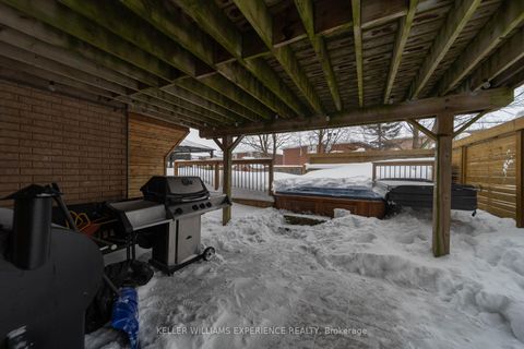 Photo 32 at 61 Silver Maple Crescent, Holly, Barrie