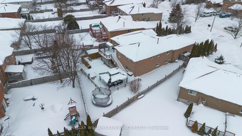 Photo 35 at 61 Silver Maple Crescent, Holly, Barrie