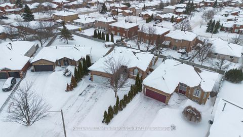 Photo 38 at 61 Silver Maple Crescent, Holly, Barrie