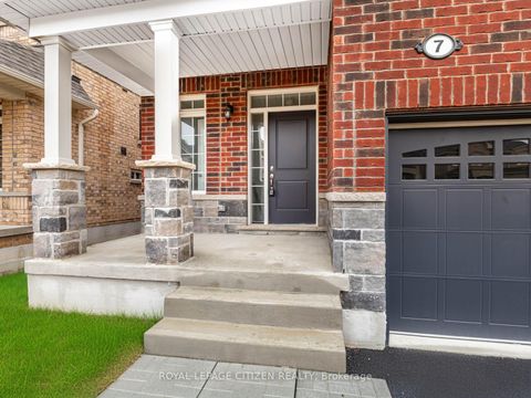 Photo 1 at 7 Wayne Allison Drive, Sutton & Jackson's Point, Georgina