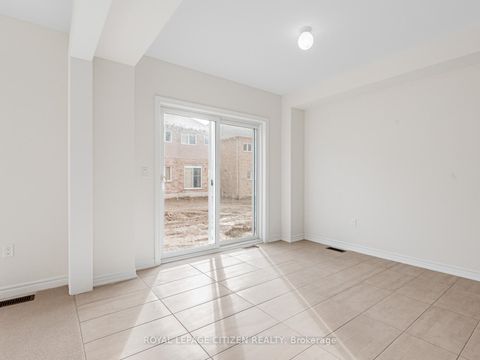 Photo 14 at 7 Wayne Allison Drive, Sutton & Jackson's Point, Georgina