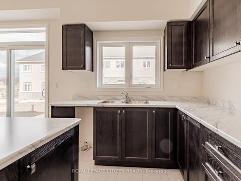 Photo 8 at 4 Heather Fullerton Road, Sutton & Jackson's Point, Georgina