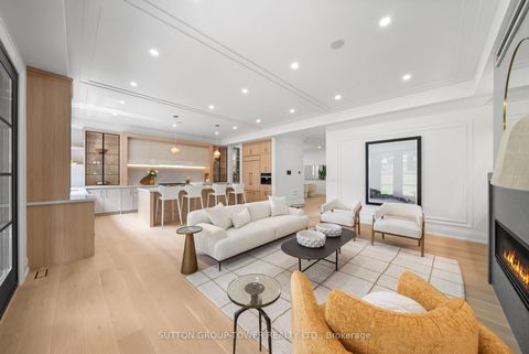 Photo 10 at 121 Edgecroft Road, Queensway, Toronto