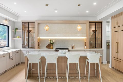 Photo 13 at 121 Edgecroft Road, Queensway, Toronto