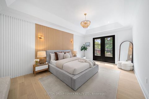 Photo 25 at 121 Edgecroft Road, Queensway, Toronto