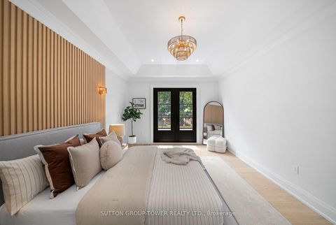 Photo 26 at 121 Edgecroft Road, Queensway, Toronto