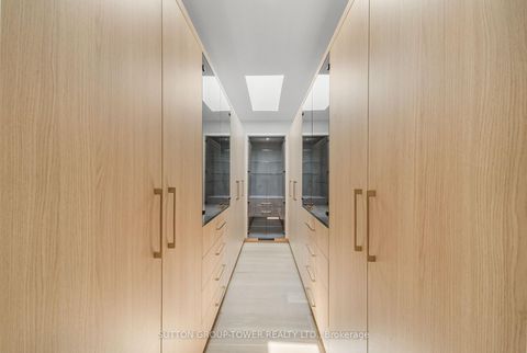 Photo 29 at 121 Edgecroft Road, Queensway, Toronto