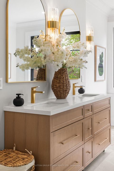 Photo 32 at 121 Edgecroft Road, Queensway, Toronto