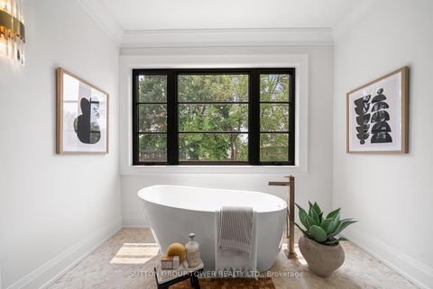 Photo 33 at 121 Edgecroft Road, Queensway, Toronto