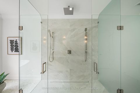 Photo 34 at 121 Edgecroft Road, Queensway, Toronto