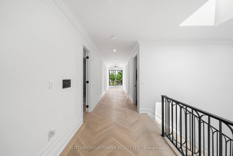 Photo 35 at 121 Edgecroft Road, Queensway, Toronto