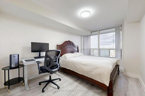 Photo 17 at 814 - 10 Northtown Way, Willowdale East, Toronto