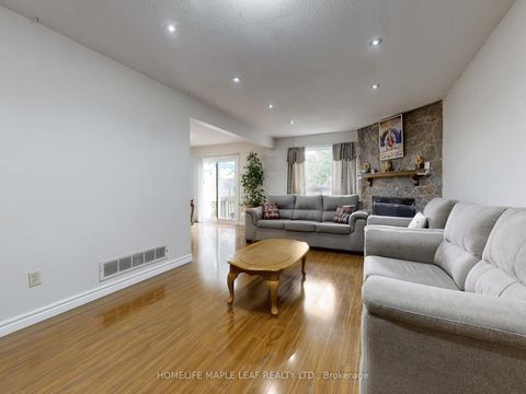Photo 2 at 39 Lamay Crescent, Rouge E11, Toronto