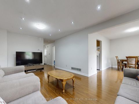 Photo 4 at 39 Lamay Crescent, Rouge E11, Toronto