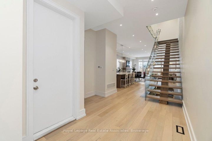 Photo 5 at 63 Troy Street, Mineola, Mississauga