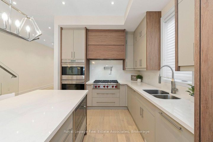 Photo 7 at 63 Troy Street, Mineola, Mississauga