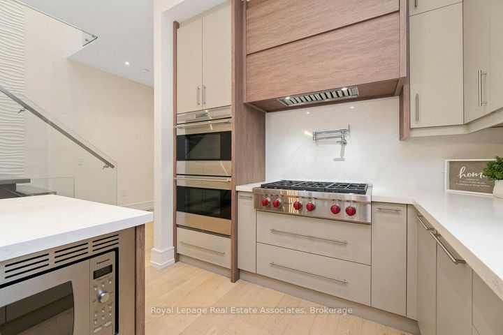 Photo 8 at 63 Troy Street, Mineola, Mississauga