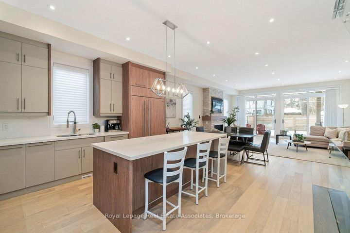 Photo 10 at 63 Troy Street, Mineola, Mississauga