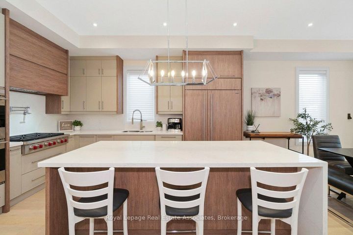 Photo 11 at 63 Troy Street, Mineola, Mississauga