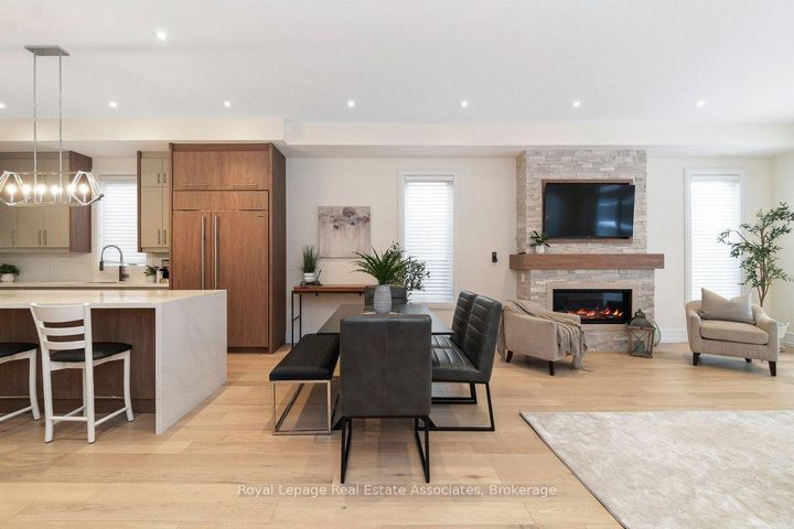 Photo 13 at 63 Troy Street, Mineola, Mississauga