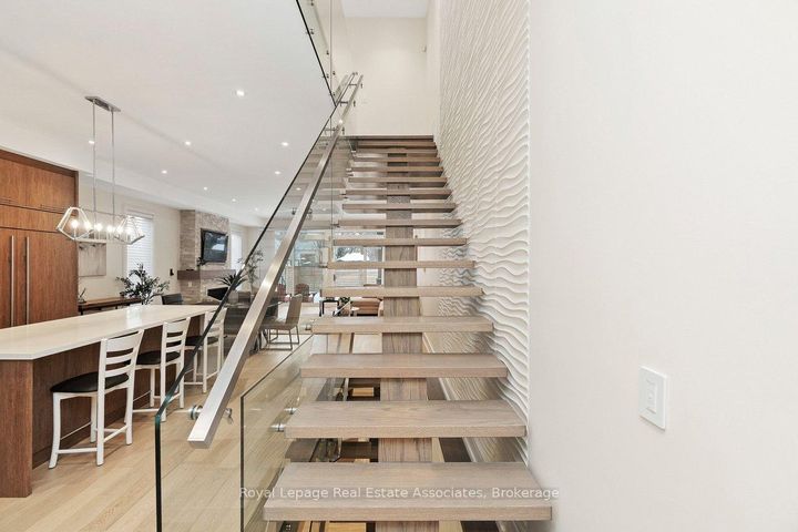 Photo 18 at 63 Troy Street, Mineola, Mississauga