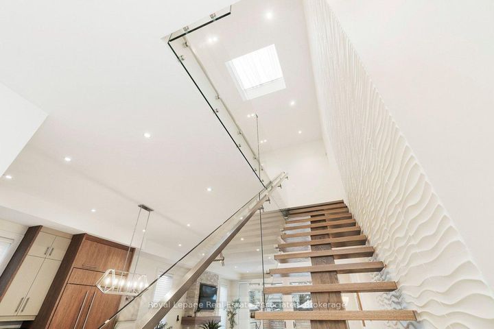 Photo 19 at 63 Troy Street, Mineola, Mississauga