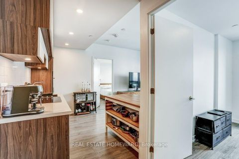 Photo 8 at 3504 - 39 Roehampton Avenue E, Mount Pleasant West, Toronto