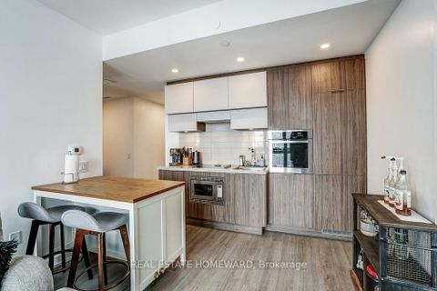 Photo 9 at 3504 - 39 Roehampton Avenue E, Mount Pleasant West, Toronto