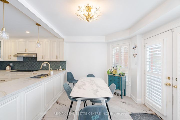 Photo 18 at 6150 Bankhead Court, East Credit, Mississauga