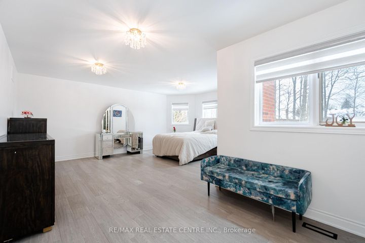 Photo 23 at 6150 Bankhead Court, East Credit, Mississauga