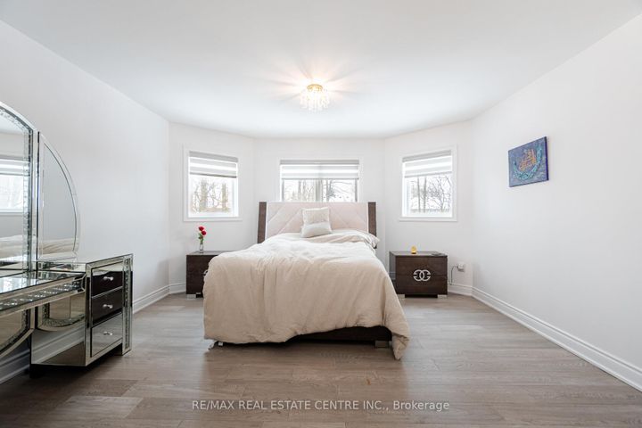 Photo 24 at 6150 Bankhead Court, East Credit, Mississauga