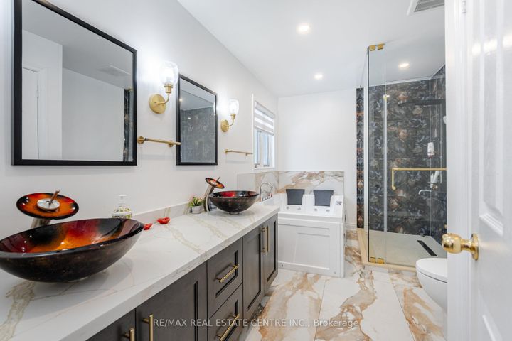 Photo 26 at 6150 Bankhead Court, East Credit, Mississauga