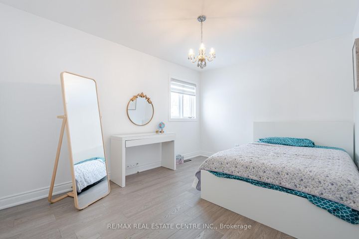 Photo 28 at 6150 Bankhead Court, East Credit, Mississauga