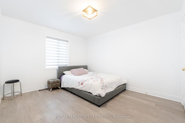 Photo 30 at 6150 Bankhead Court, East Credit, Mississauga