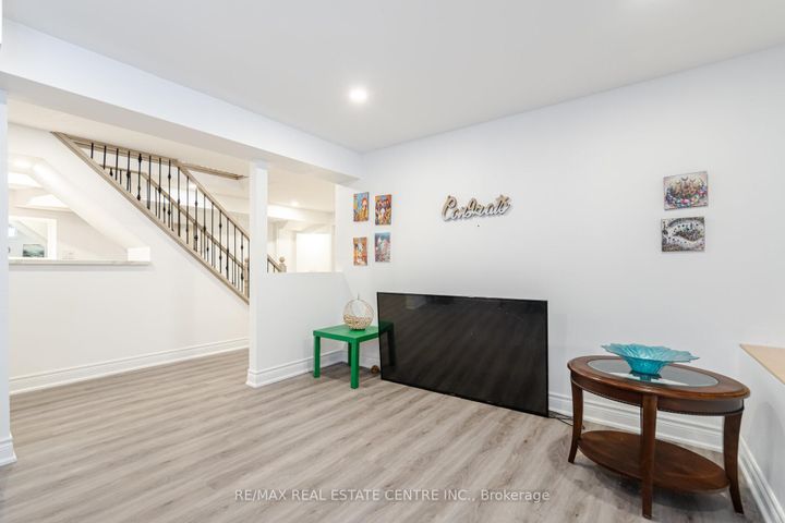 Photo 35 at 6150 Bankhead Court, East Credit, Mississauga