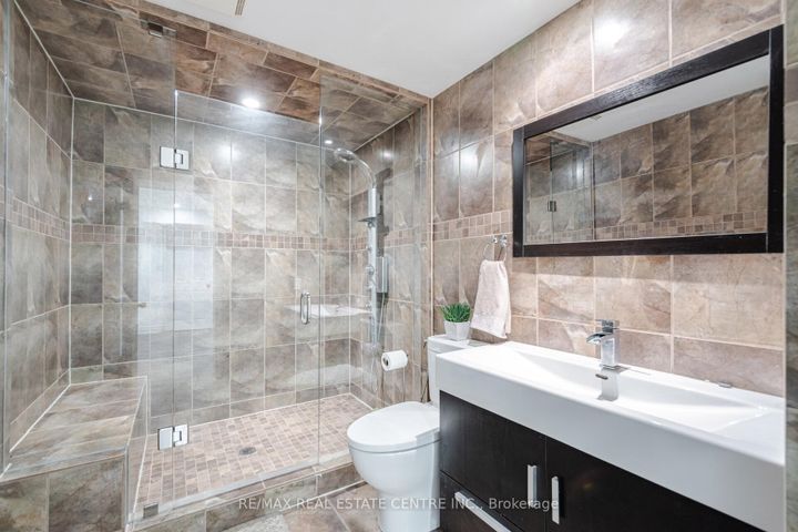 Photo 40 at 6150 Bankhead Court, East Credit, Mississauga