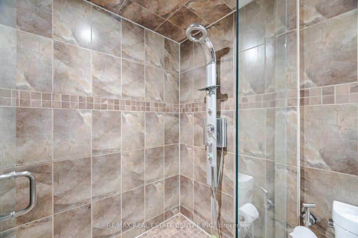 Photo 41 at 6150 Bankhead Court, East Credit, Mississauga