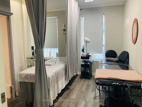 Photo 1 at 2nd Floor - 620 Bloor Street W, Annex, Toronto