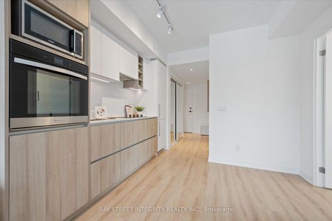 Photo 12 at 606 - 319 Jarvis Street, Moss Park, Toronto