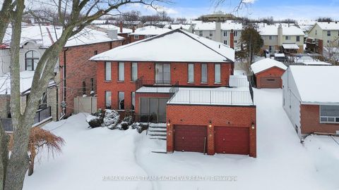 Photo 2 at 24 Bellbrook Road, L'Amoreaux, Toronto