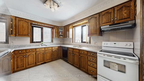 Photo 16 at 24 Bellbrook Road, L'Amoreaux, Toronto