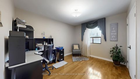 Photo 30 at 24 Bellbrook Road, L'Amoreaux, Toronto