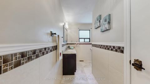 Photo 31 at 24 Bellbrook Road, L'Amoreaux, Toronto