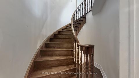 Photo 33 at 24 Bellbrook Road, L'Amoreaux, Toronto